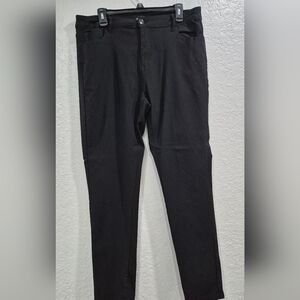 Style 926 Women's Black Jeans, featuring elastic stretch material, Size L